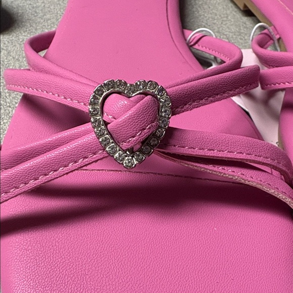 Wild Fable Pink Heart Sandals NWT - Picture 4 of 4